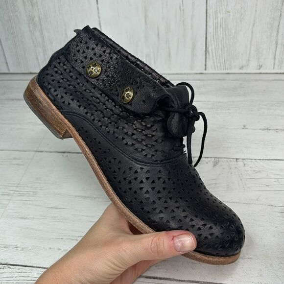 Patricia Nash Sabrina Ankle Black Leather Booties in Womens Size 7 - Picture 3 of 9